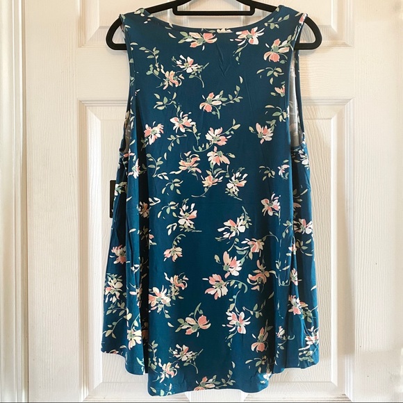 NWT TORRID Teal Floral Super Soft Crew Tank - Picture 7 of 10